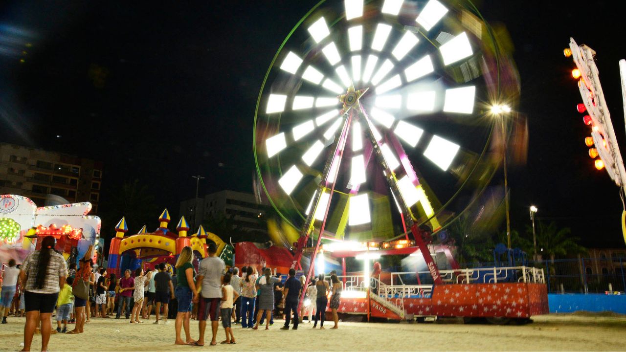 Você está visualizando atualmente Público reclama de preços no arraial do CSU: Maçã do amor R$40