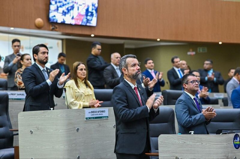 Você está visualizando atualmente Câmara Municipal de Manaus rende homenagens a Amazonino Mendes