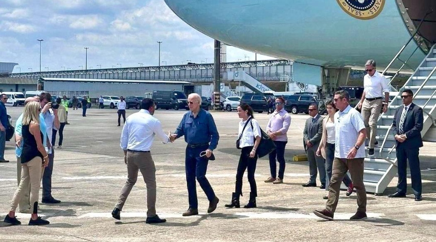 Você está visualizando atualmente Joe Biden desembarca em Manaus para visita à Amazônia